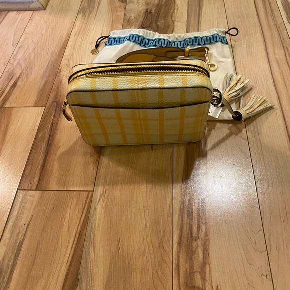 Brand new Tory Burch camera bag. None smoking house. - Picture 9 of 12